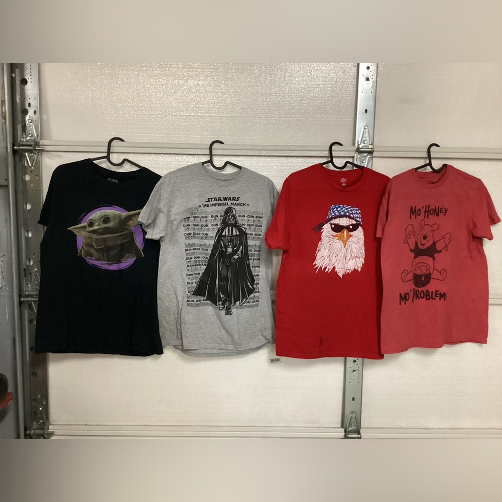 4 men’s T-shirt, size medium